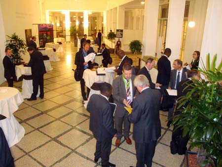 1 - Accueil des participants dans le fumoir