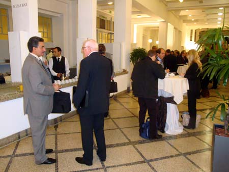 6 - Accueil des participants dans le fumoir